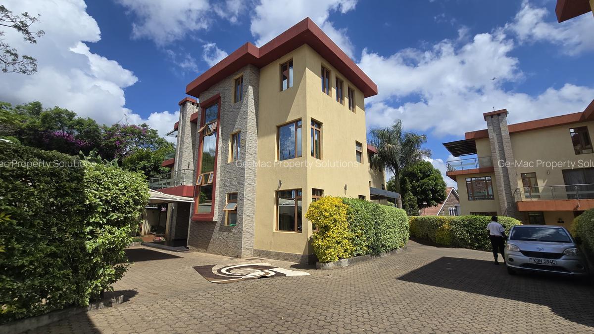 5 Bed Townhouse with En Suite in Lavington - 4