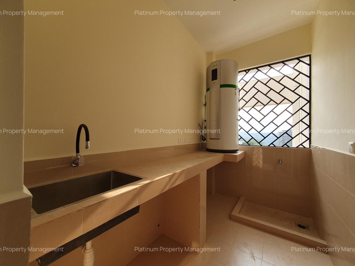 3 Bed Apartment with En Suite in Parklands - 6