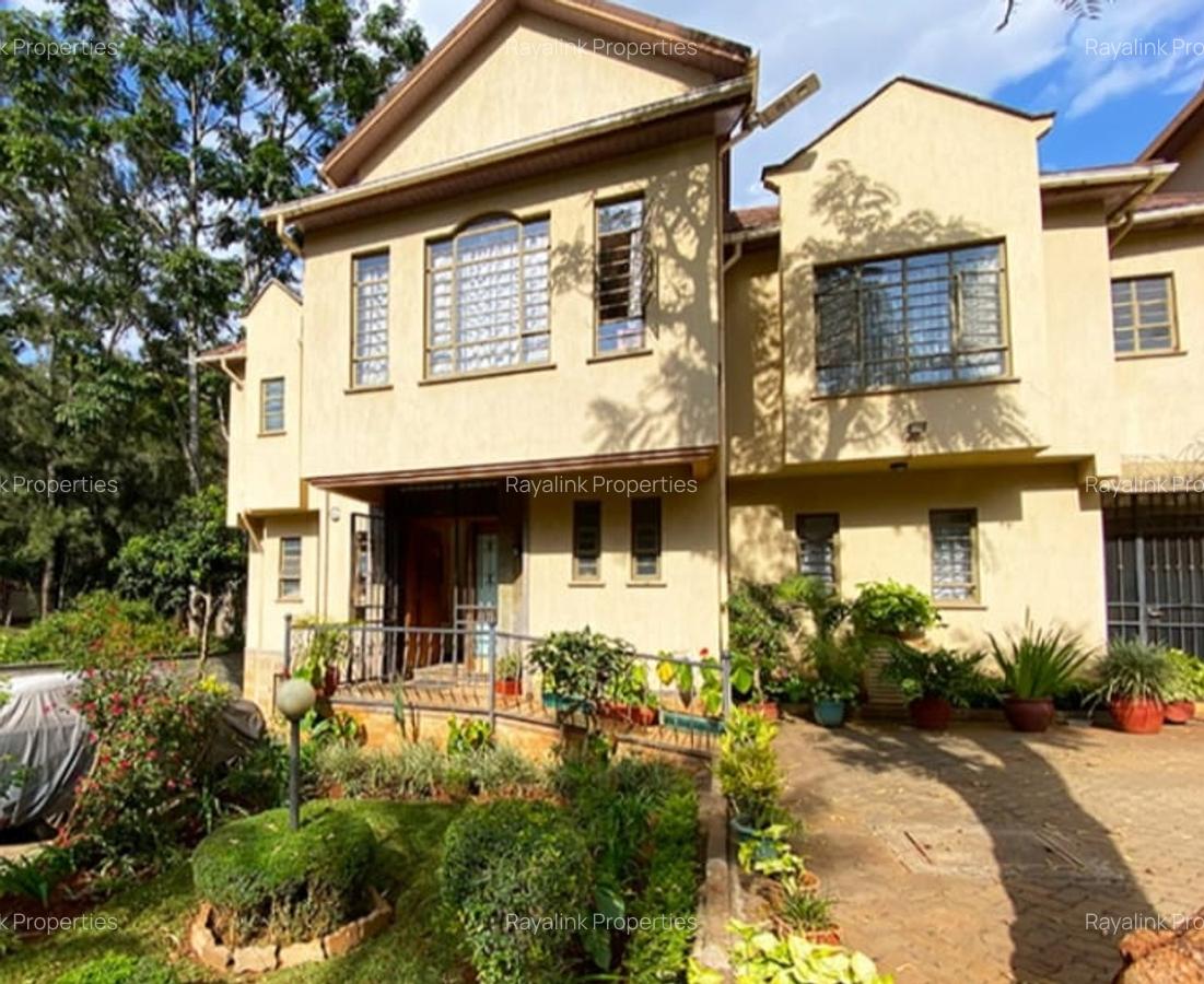 4 Bed House with En Suite at Westlands - 1