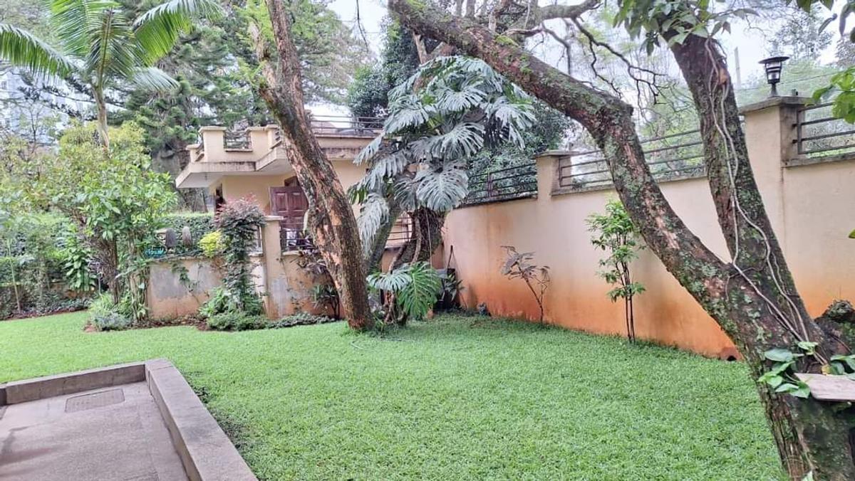 5 Bed Townhouse with En Suite at Lavington - 15