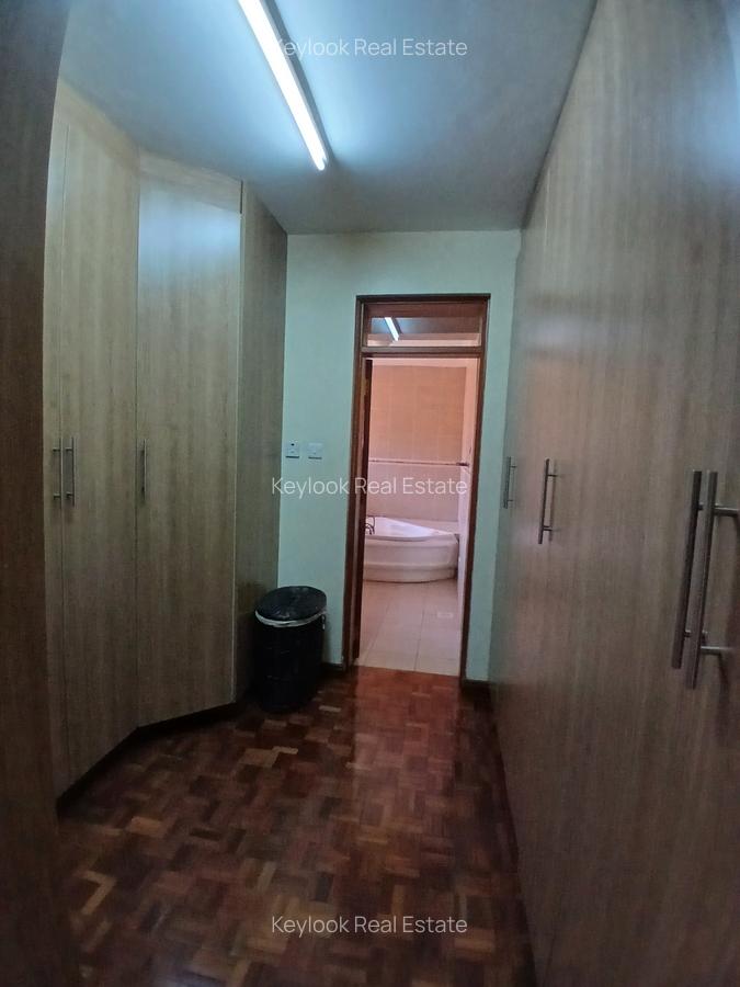 5 Bed Townhouse with En Suite at Lavington - 9