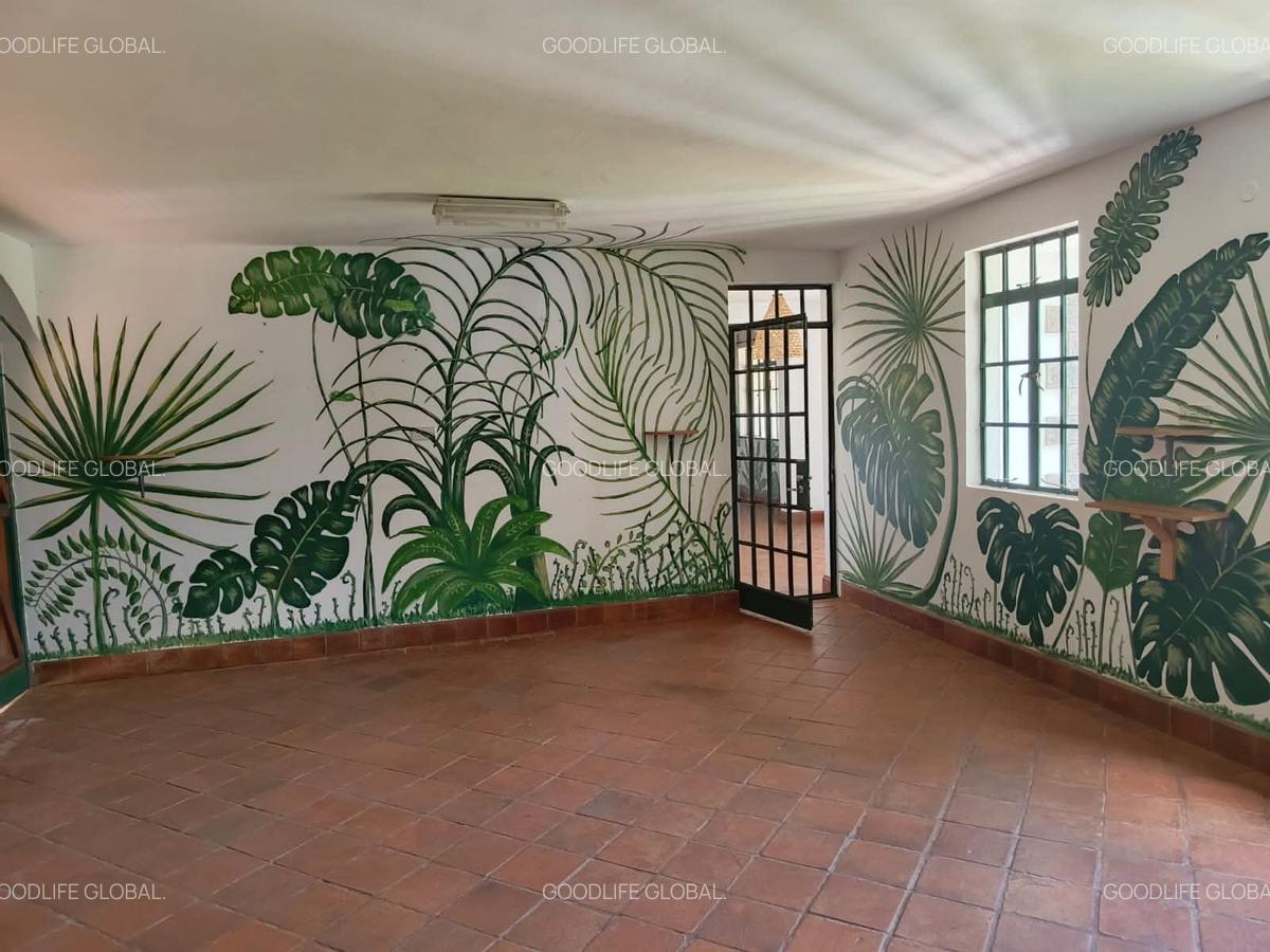 4 Bed House with En Suite at Ridgeways - 8