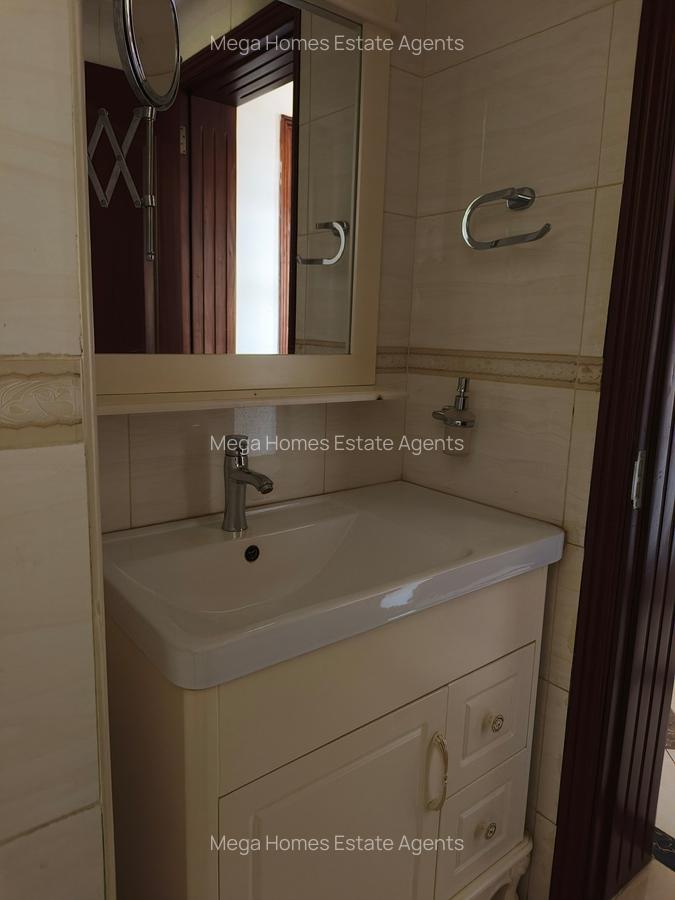 5 Bed House with En Suite in Runda - 10