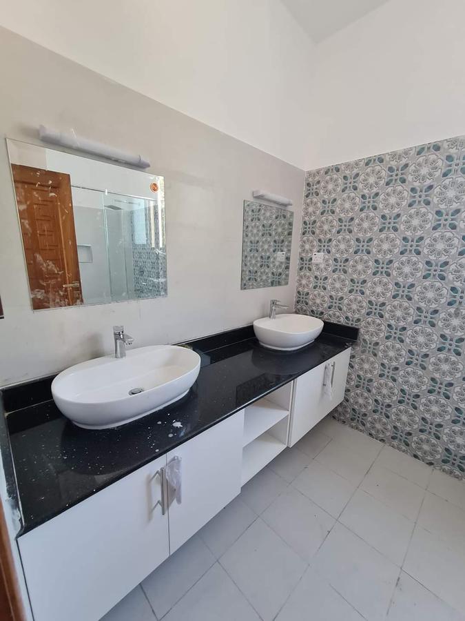 Serviced 3 Bed Apartment with En Suite in Nyali Area - 16