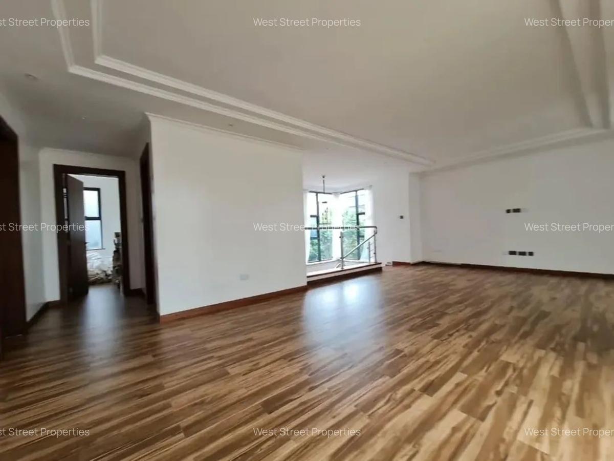 5 Bed Villa with En Suite at Lavington - 12