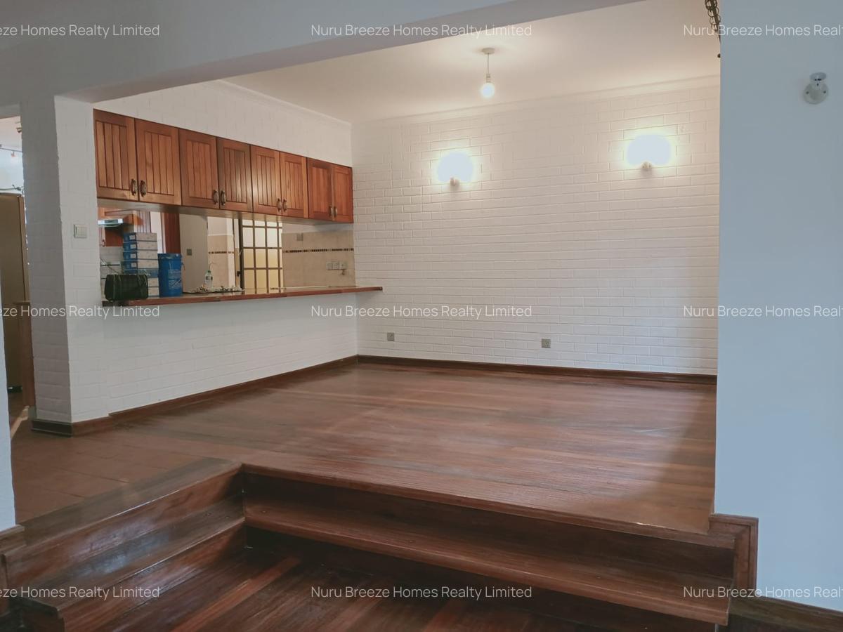 5 Bed Townhouse with En Suite in Westlands Area - 8