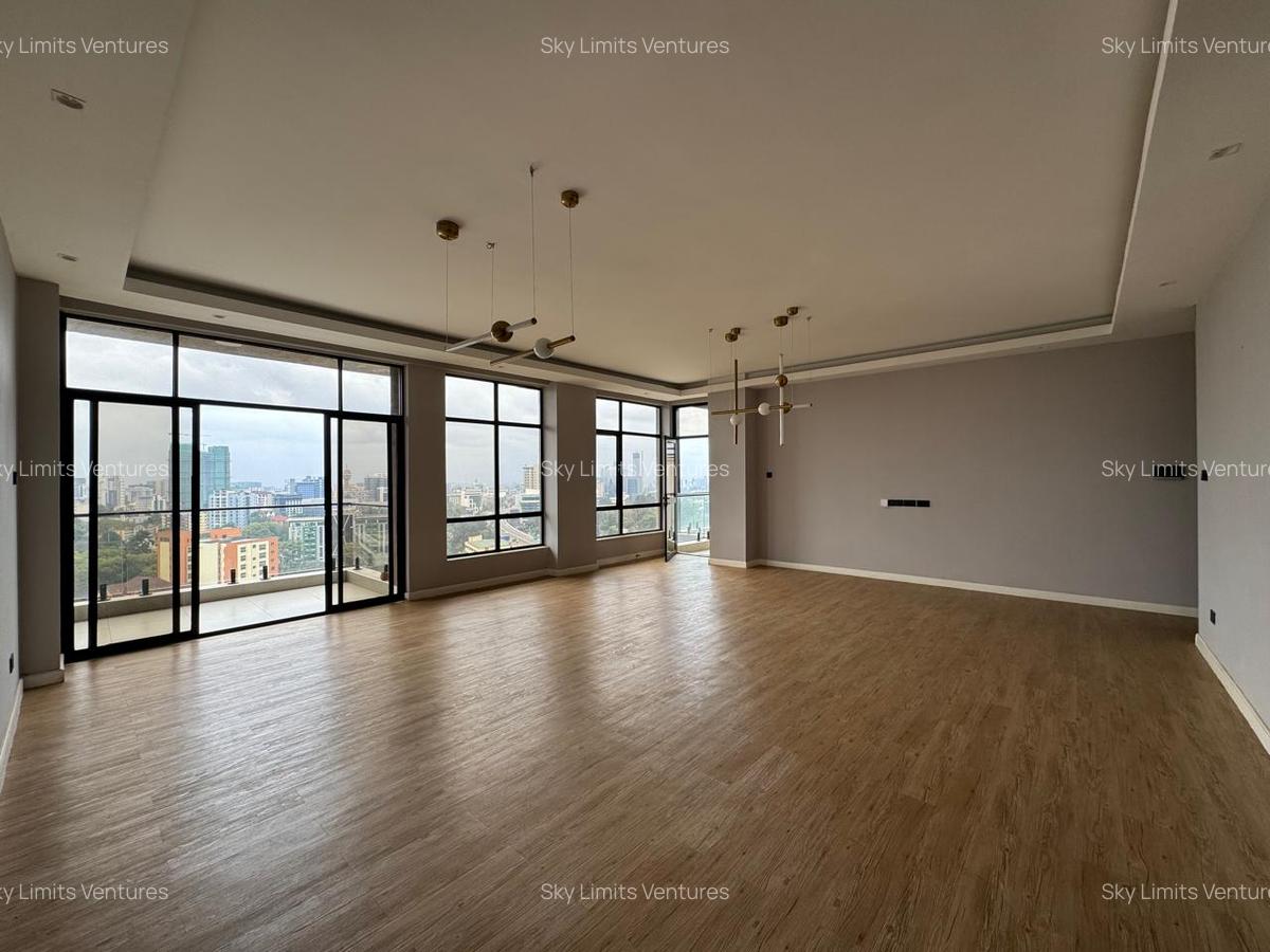 3 Bed Apartment with En Suite at Brookside Drive - 1