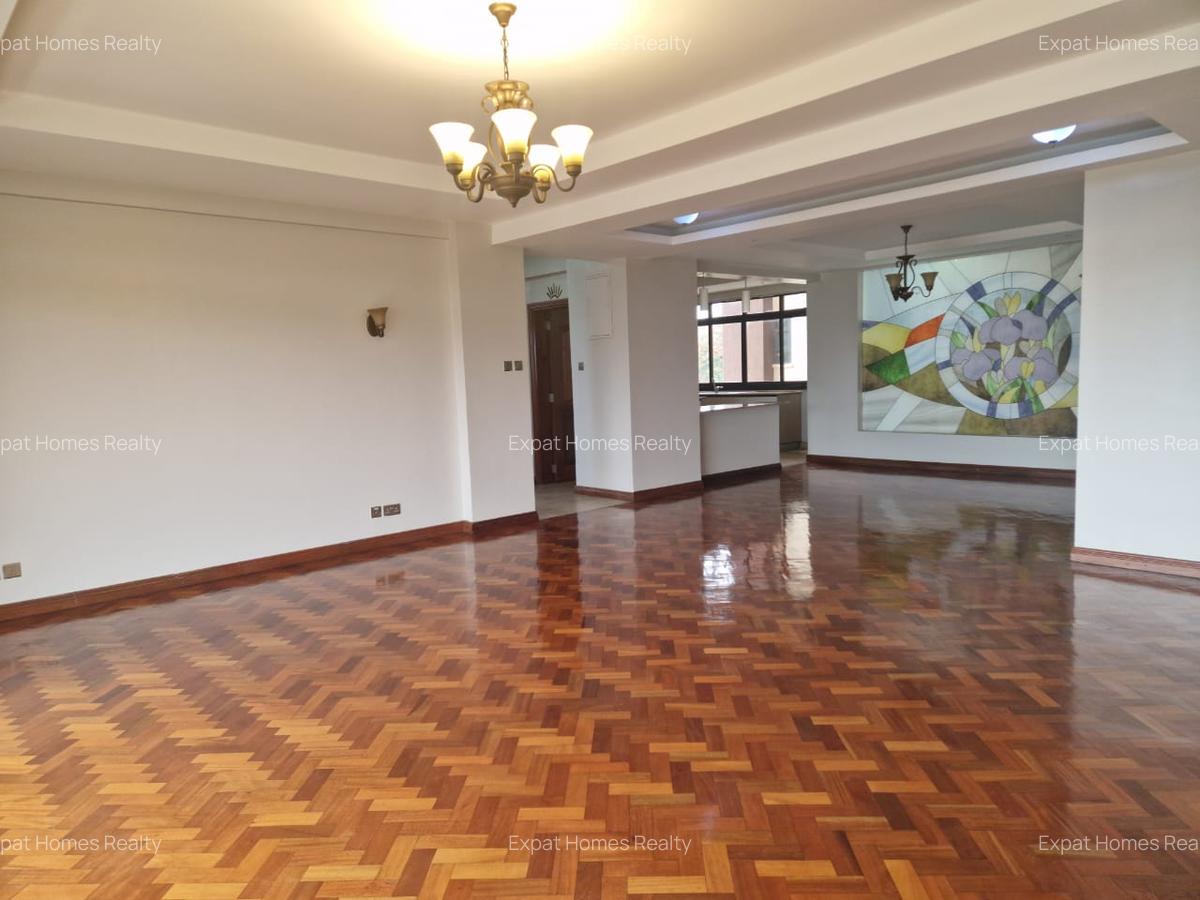 3 Bed Apartment with En Suite in Riverside - 5