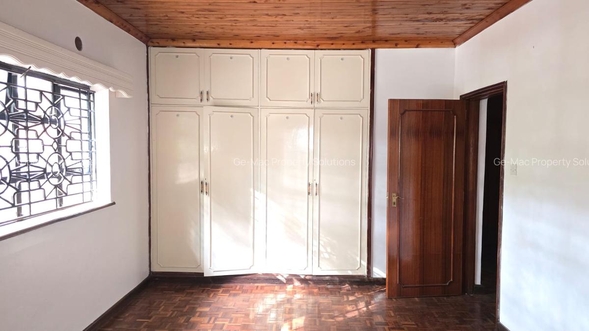 4 Bed House with En Suite in Runda - 11