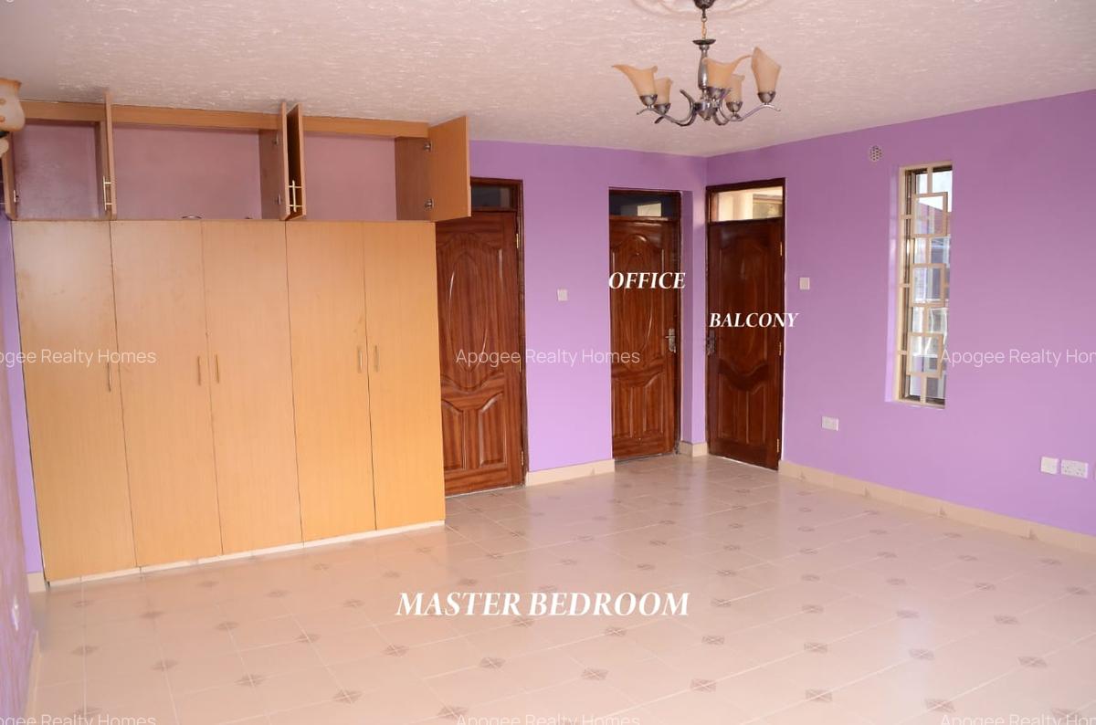 4 Bed House with En Suite at Membley - 16