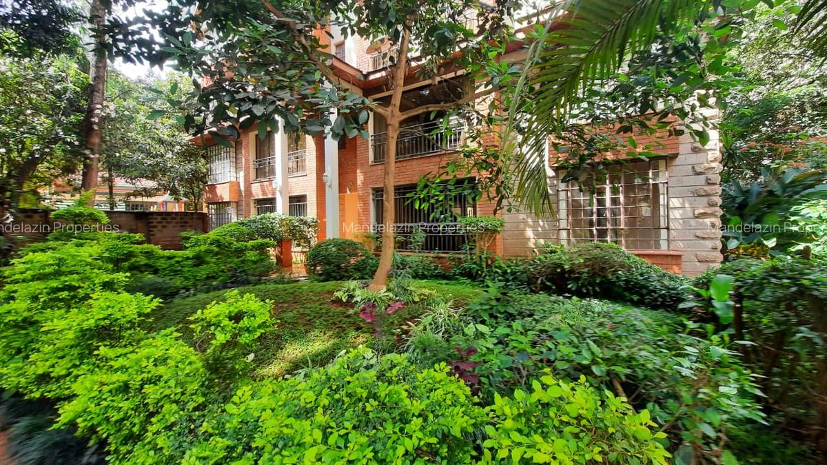 2 Bed Apartment with En Suite at School Lane - 3