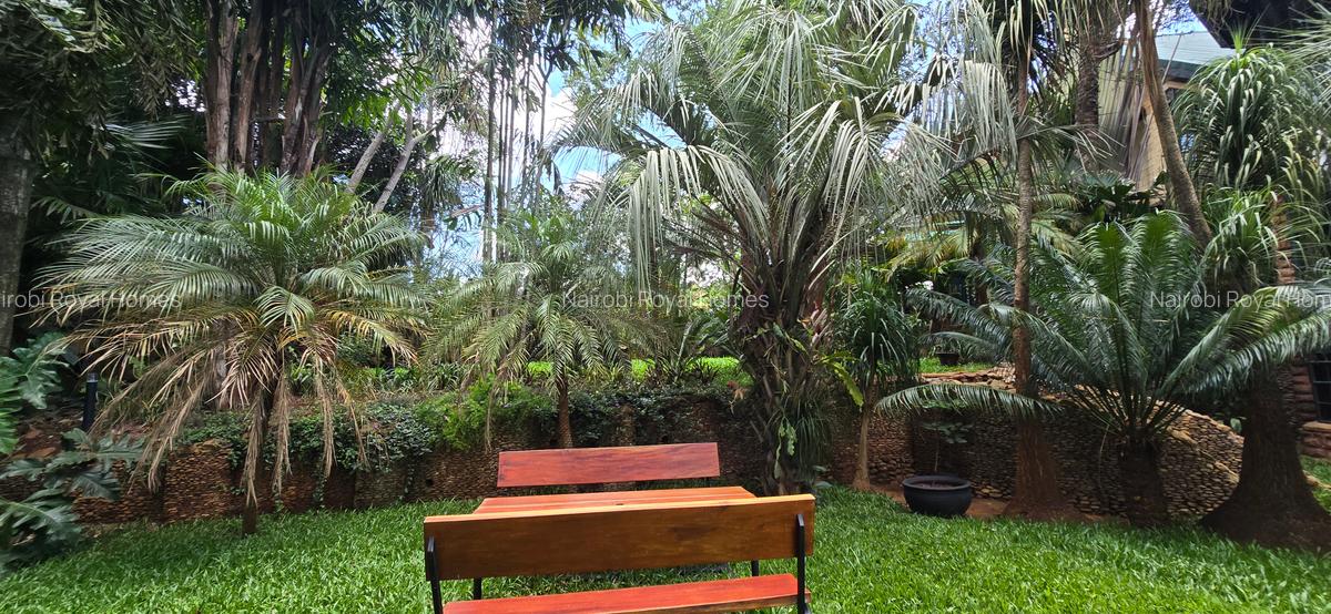 3 Bed Townhouse with En Suite at Nyari Close - 4