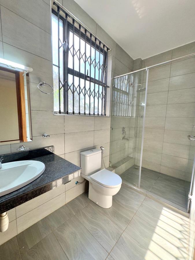 6 Bed Townhouse with En Suite in Nyari - 19