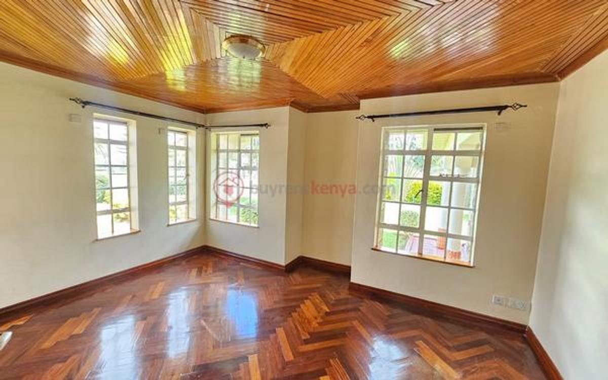 5 Bed Townhouse with En Suite at Westlands - 14