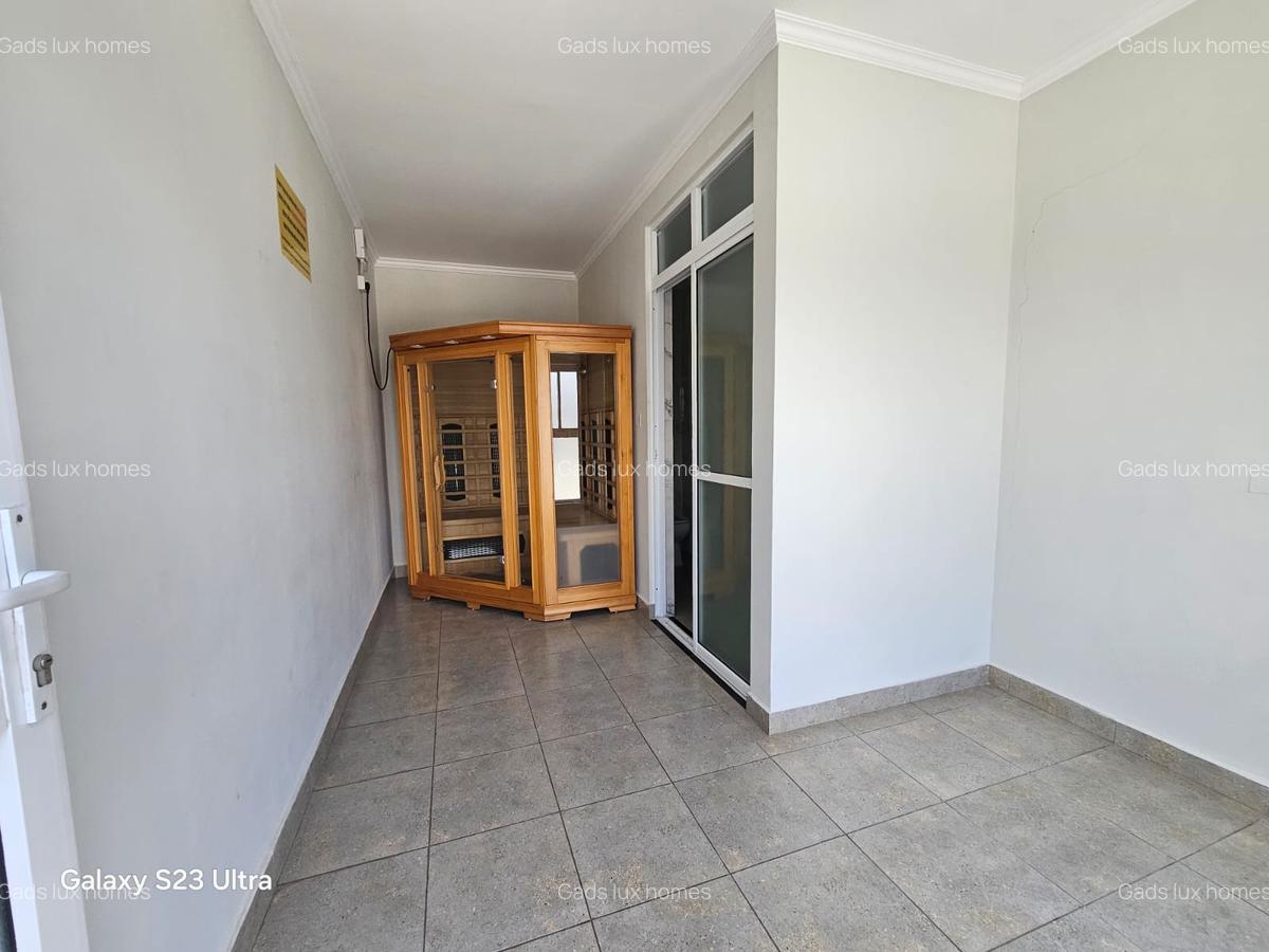 2 Bed Apartment with En Suite at Riverside - 8