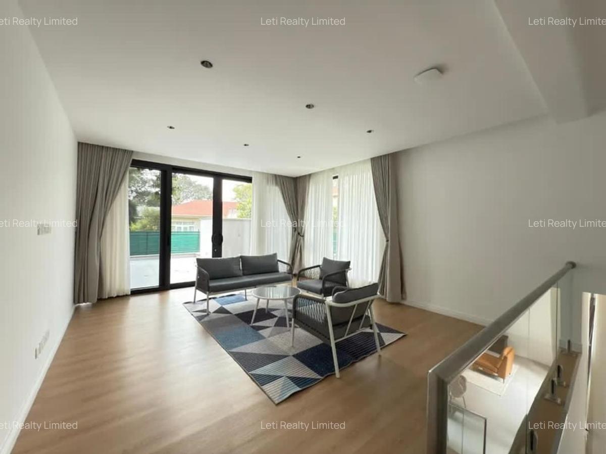 2 Bed Townhouse with En Suite in Lavington - 5