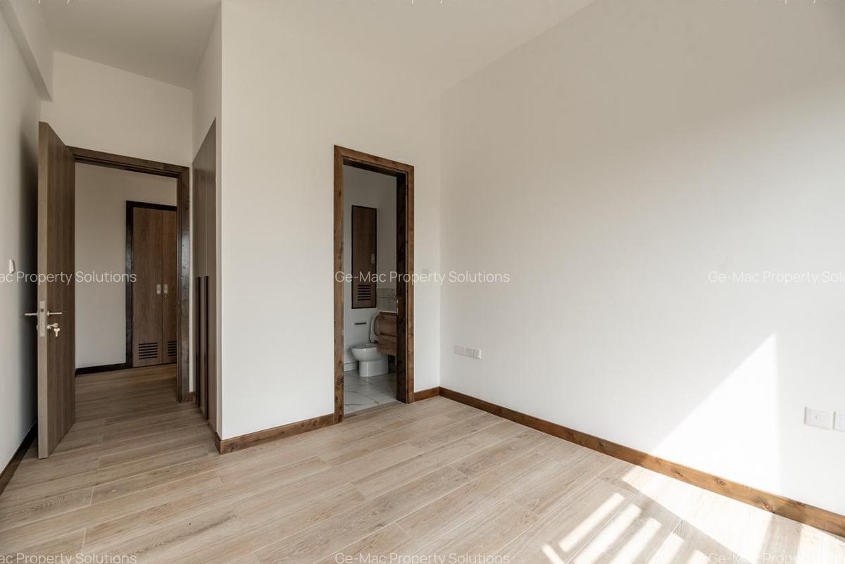 2 Bed Apartment with En Suite in Rosslyn - 5