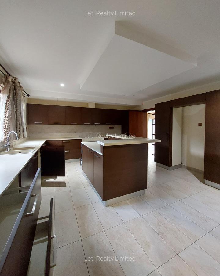 5 Bed Townhouse with En Suite in Lavington - 7