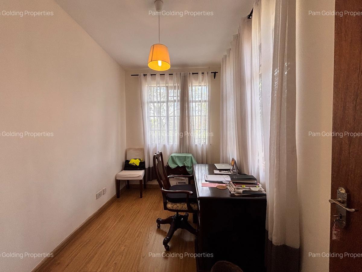 4 Bed House with En Suite in Runda - 11