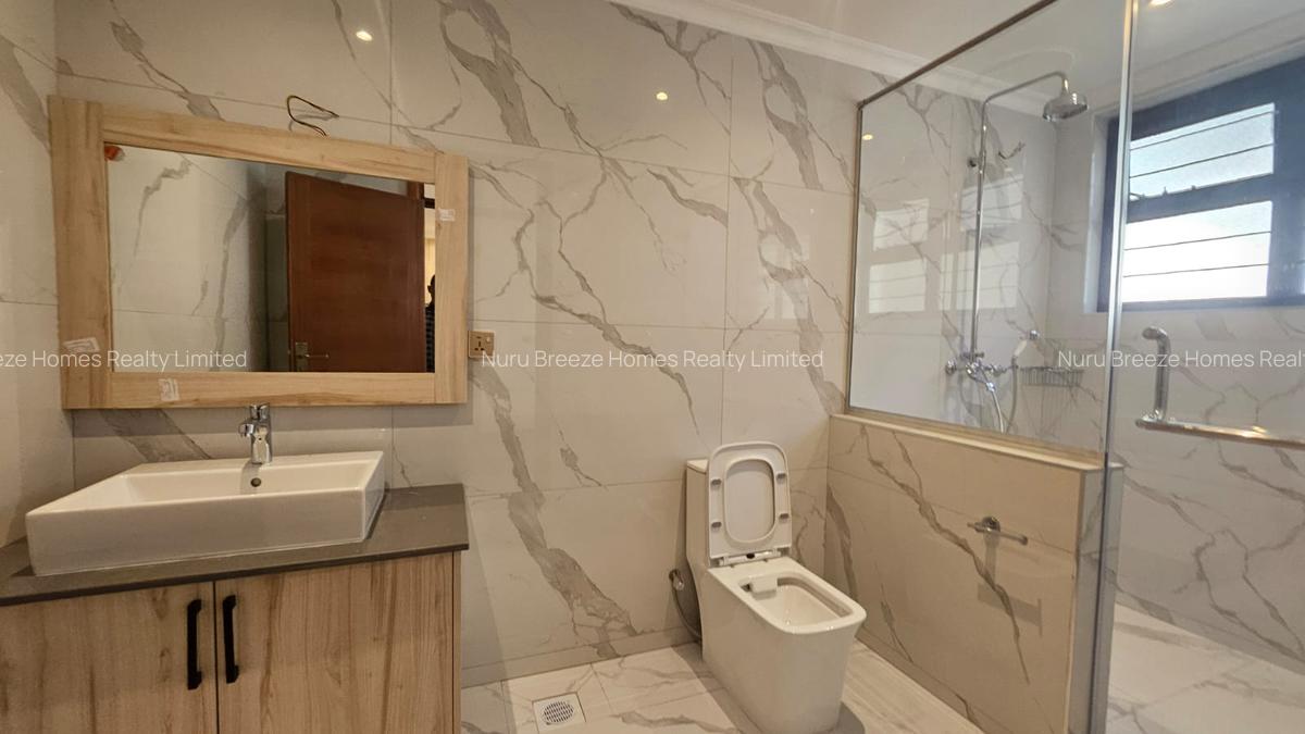 7 Bed House with En Suite in Runda - 16