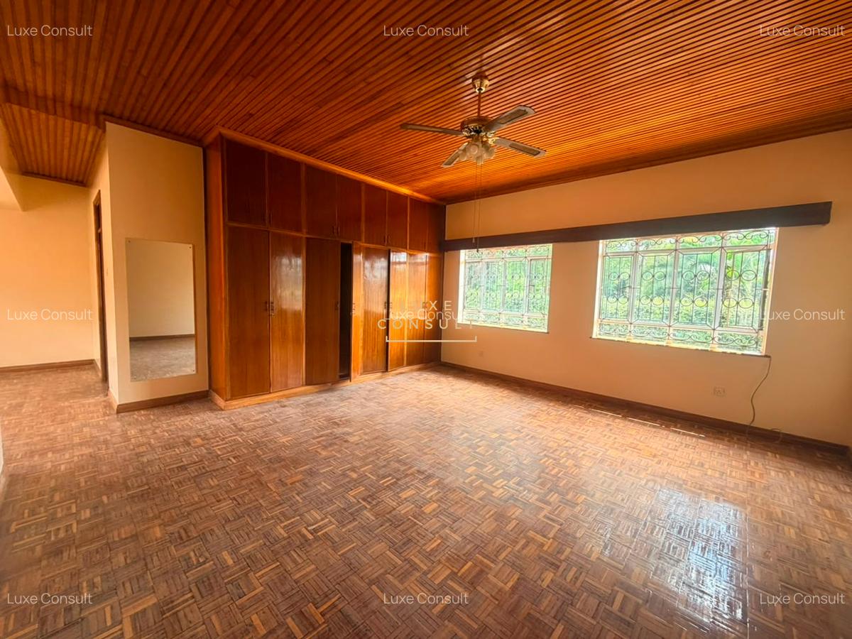 5 Bed Townhouse with En Suite in Nyari - 11