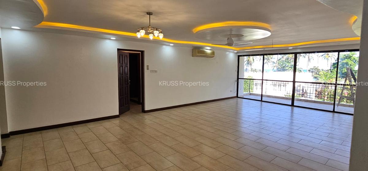3 Bed Apartment with En Suite at Ar187 - 1