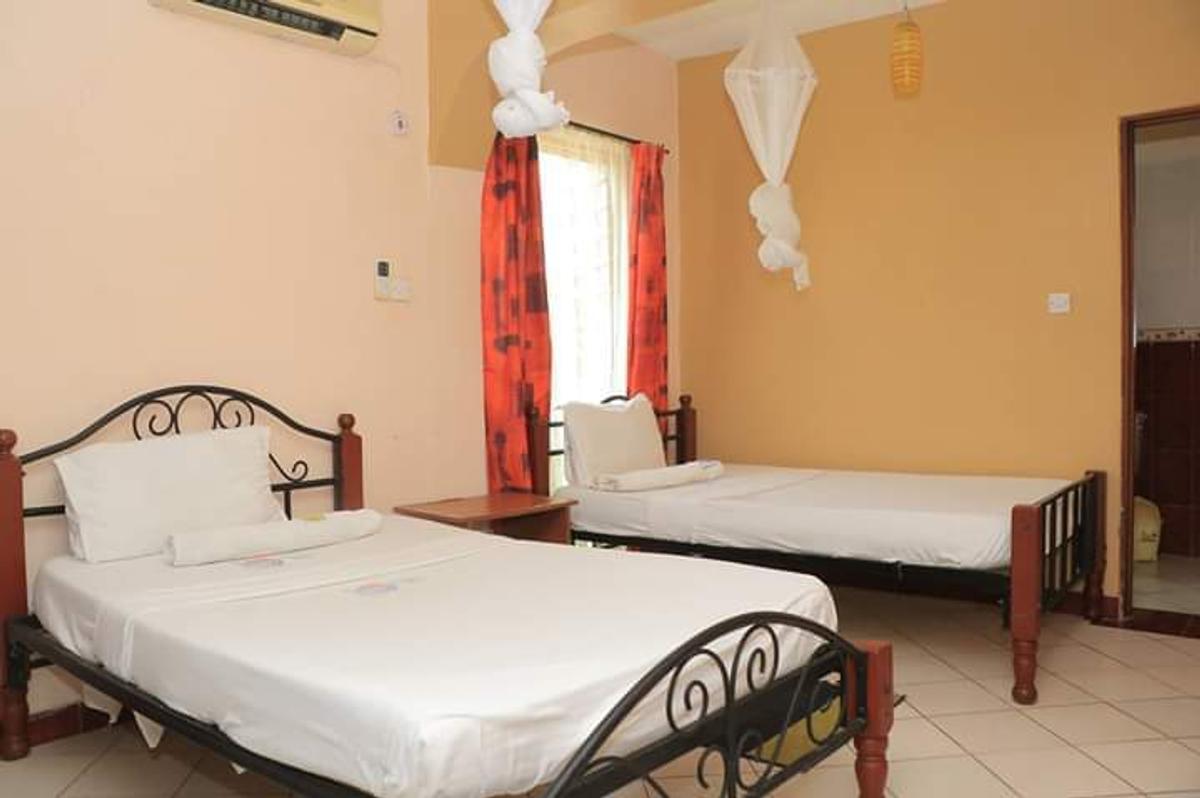 Serviced 3 Bed Apartment with En Suite in Nyali Area - 11