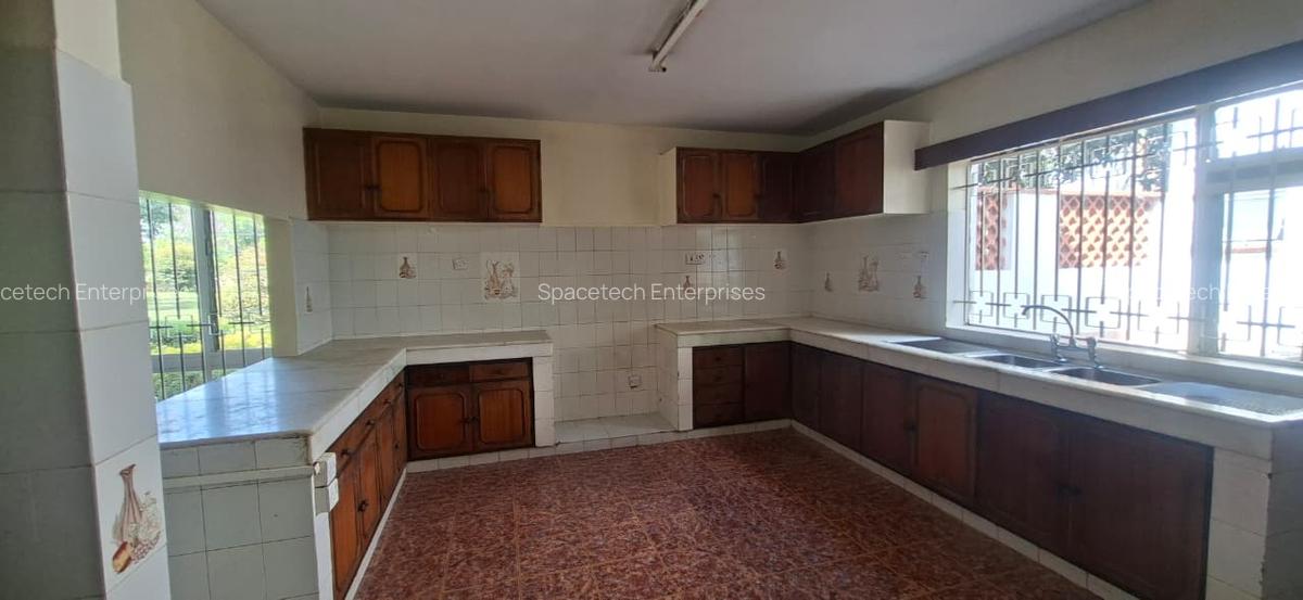 Commercial Property with Parking in Gigiri - 9