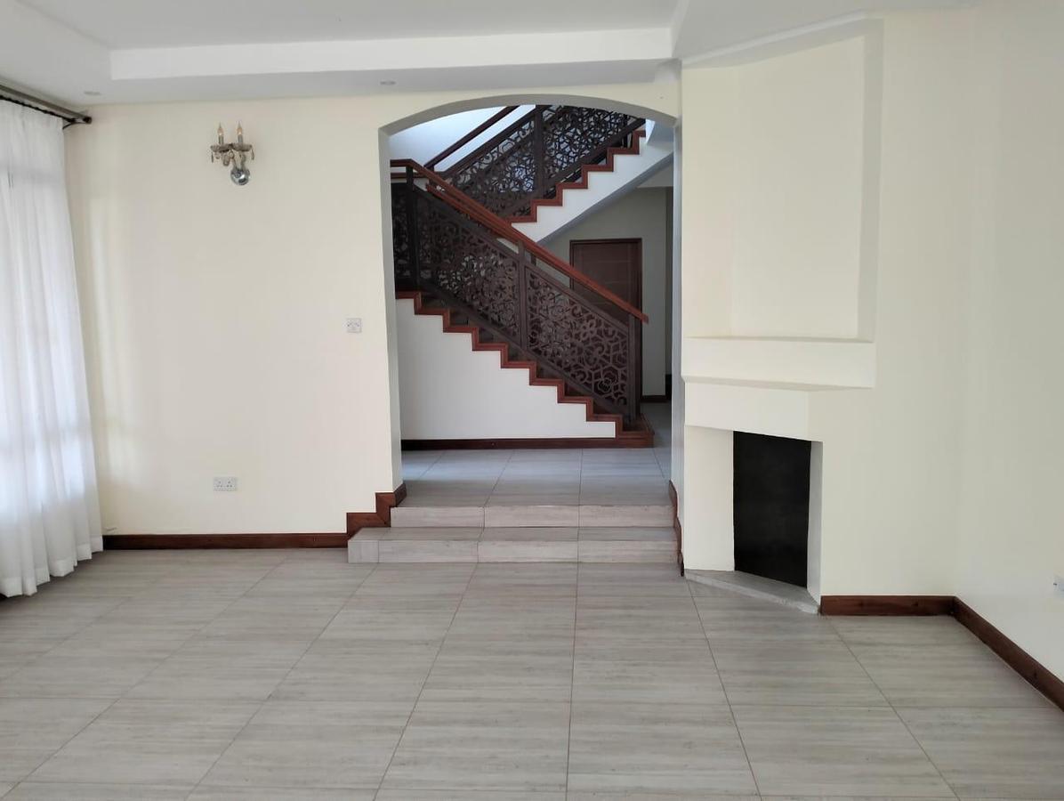 5 Bed Townhouse with En Suite in Runda - 8