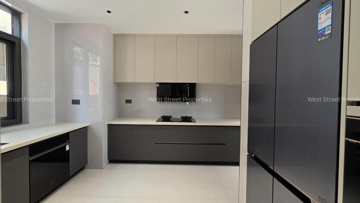 6 Bed Villa with En Suite in Lavington - 9