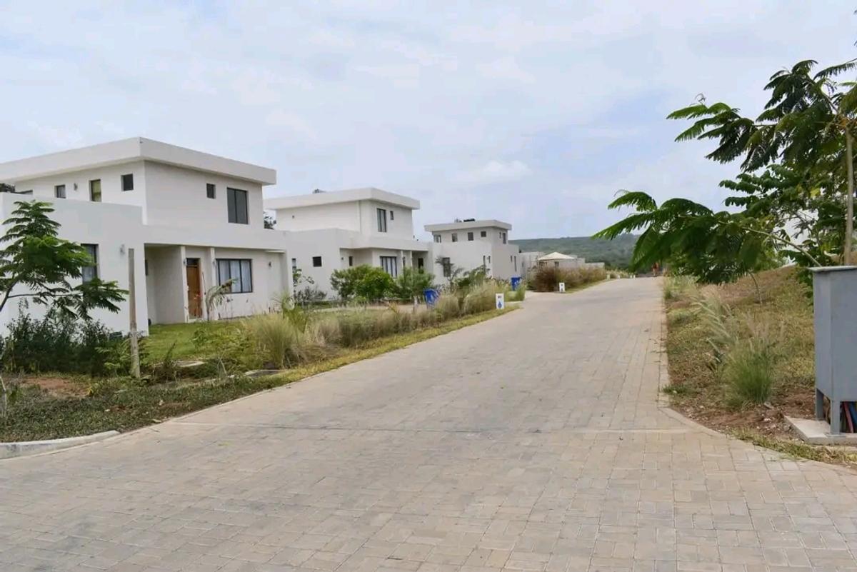 3 Bed Townhouse with En Suite in Nyali Area - 5