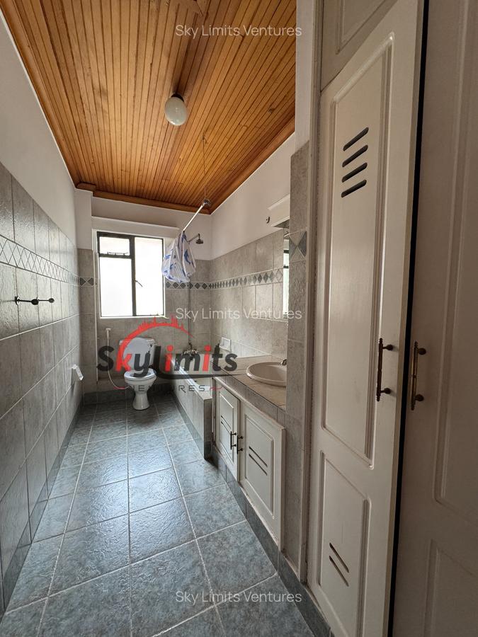 4 Bed Apartment with Swimming Pool in Kilimani - 8