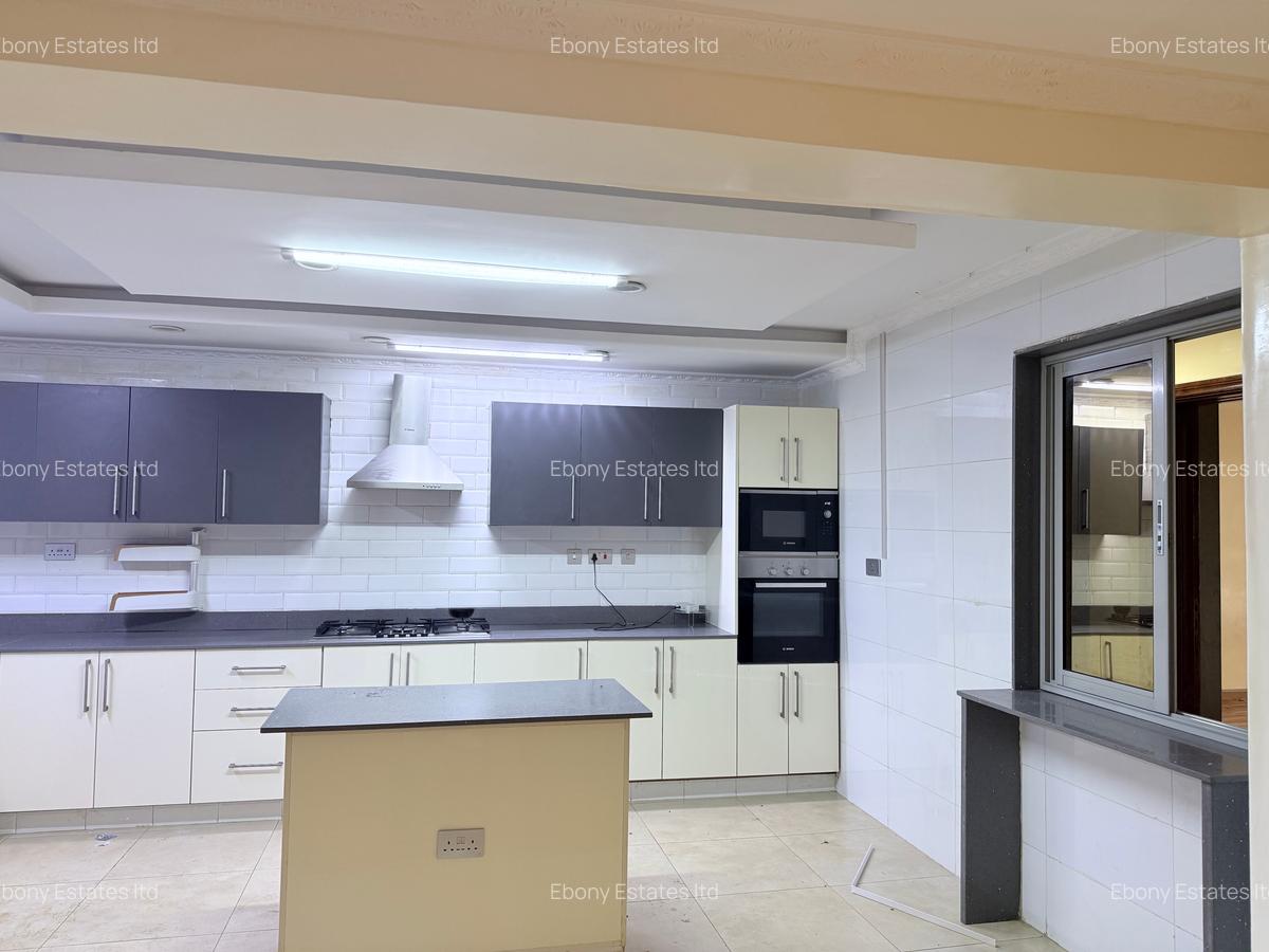 4 Bed Apartment with En Suite in Kilimani - 6