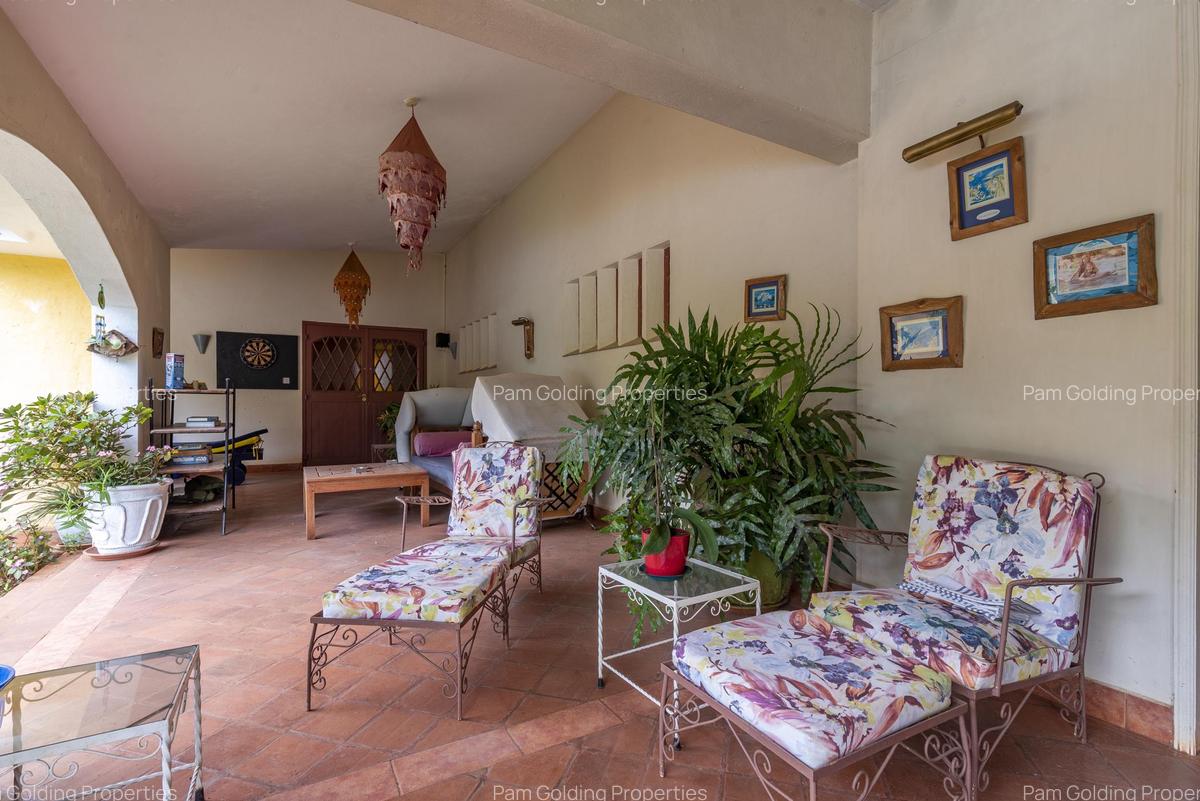 5 Bed House with Swimming Pool in Runda - 7