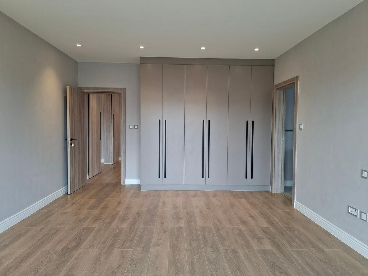 3 Bed Apartment with En Suite at Off Runda Rd - 10