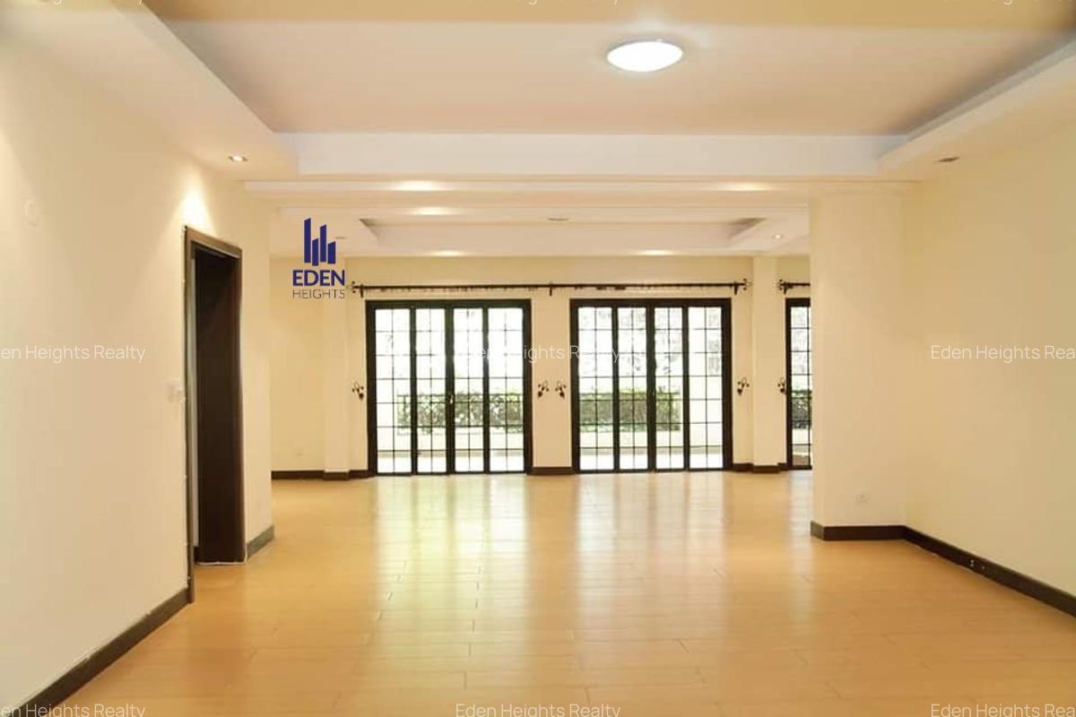 3 Bed Apartment with En Suite in Riverside - 4