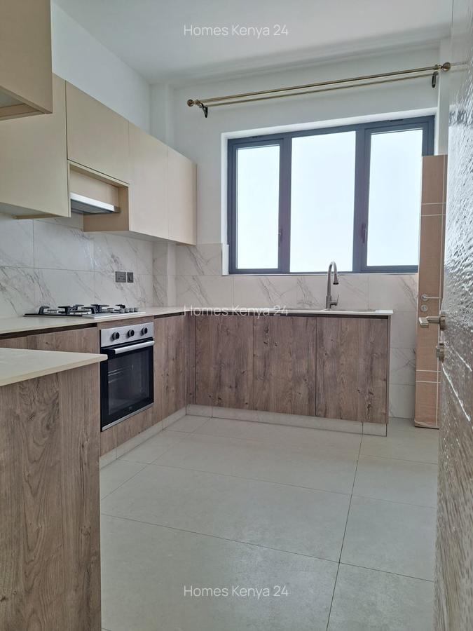 3 Bed Apartment in Brookside - 3