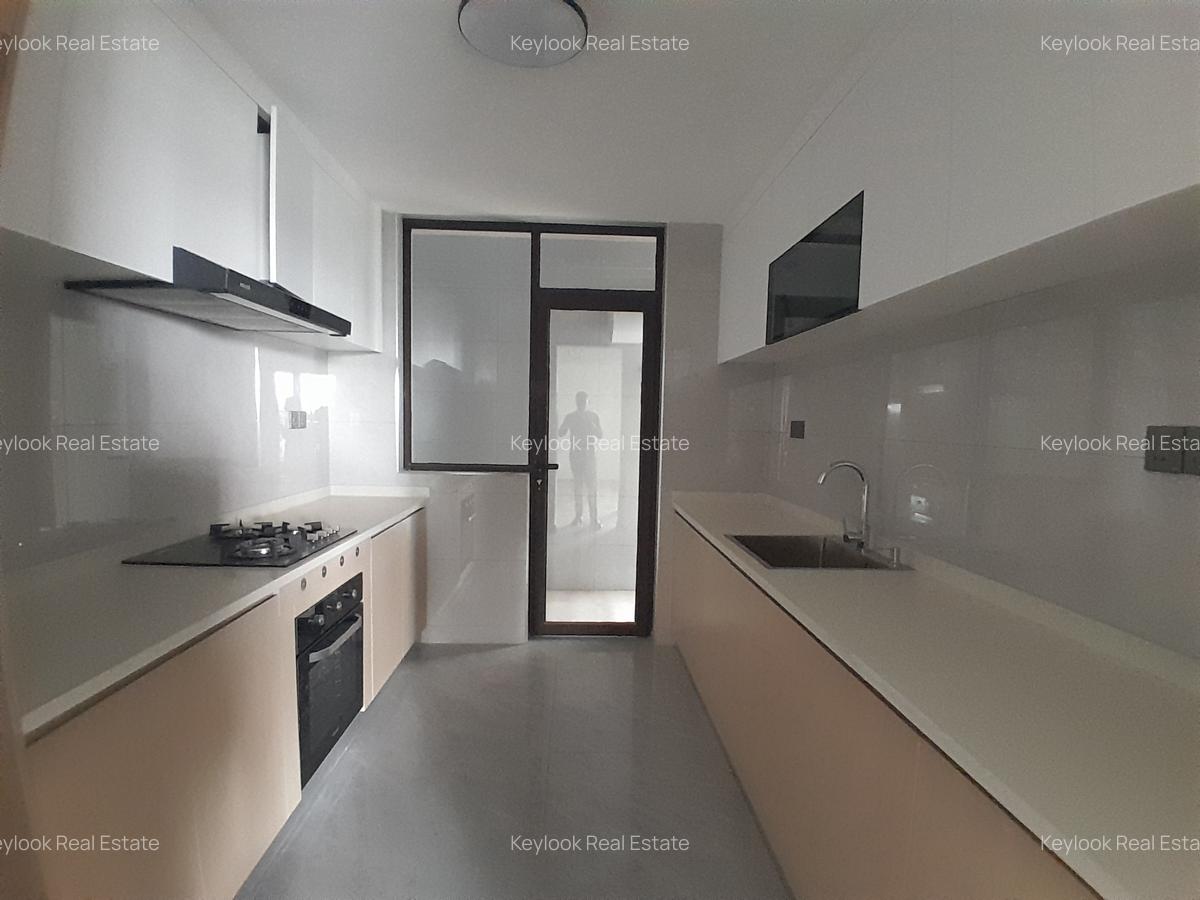 2 Bed Apartment with En Suite at Riverside Drive - 4