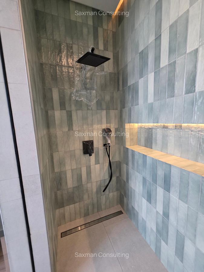 5 Bed Villa with En Suite in Westlands Area - 3