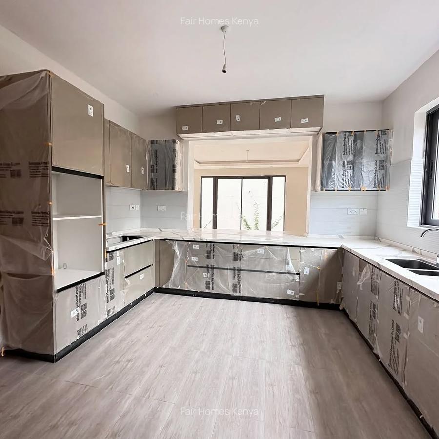 6 Bed Townhouse with En Suite at Lavington Green - 2