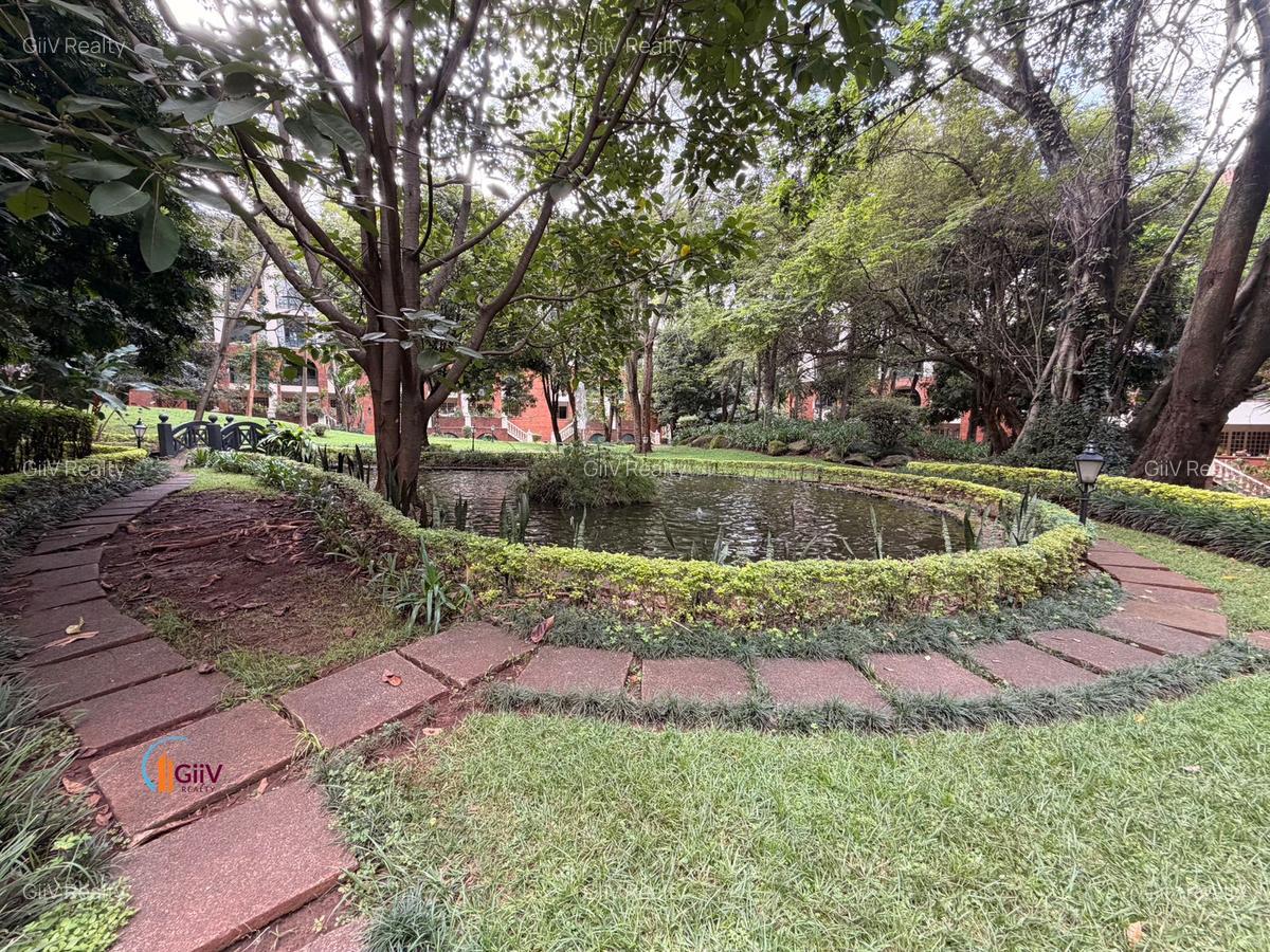 4 Bed Apartment with En Suite in Riverside - 2