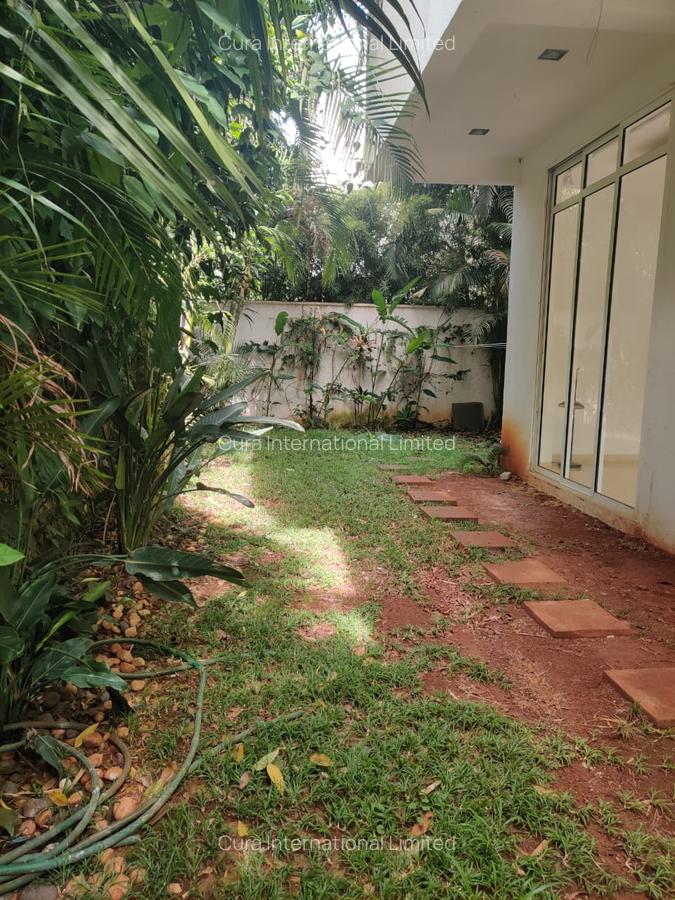 4 Bed Villa with En Suite in Westlands Area - 6