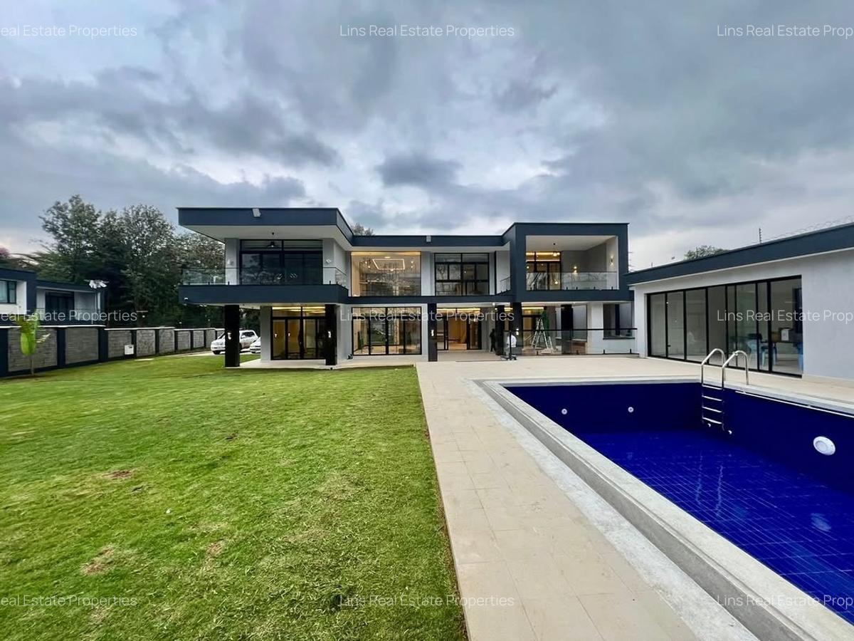 5 Bed House with En Suite in Nyari - 1