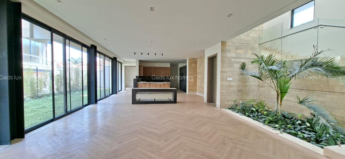 5 Bed Villa with En Suite at Westlands - 3