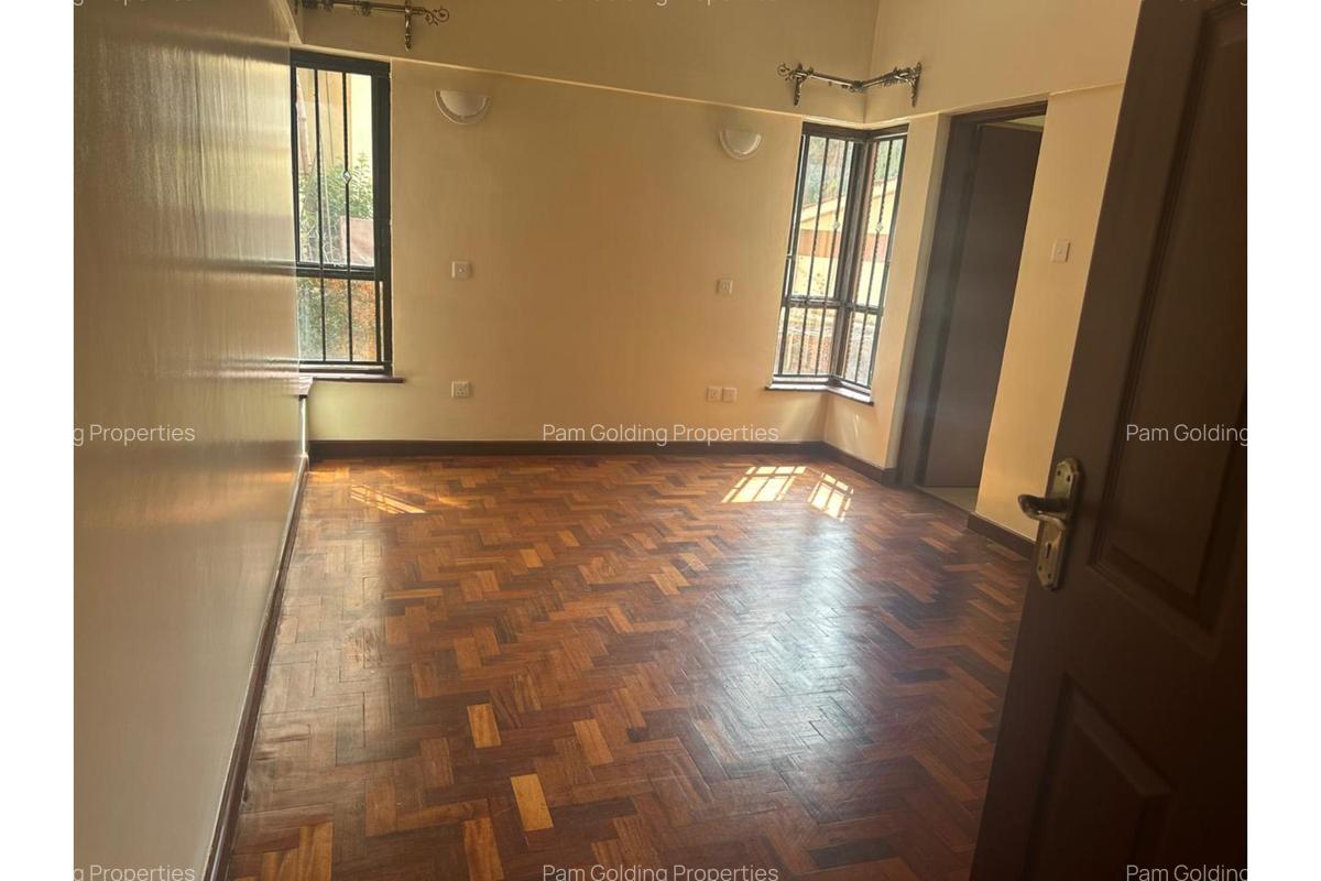 4 Bed Apartment at Brookside Drive - 10