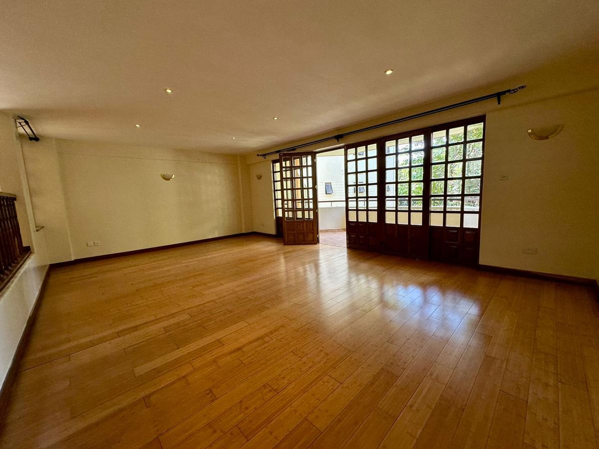 3 Bed Apartment with En Suite at Lavington - 10