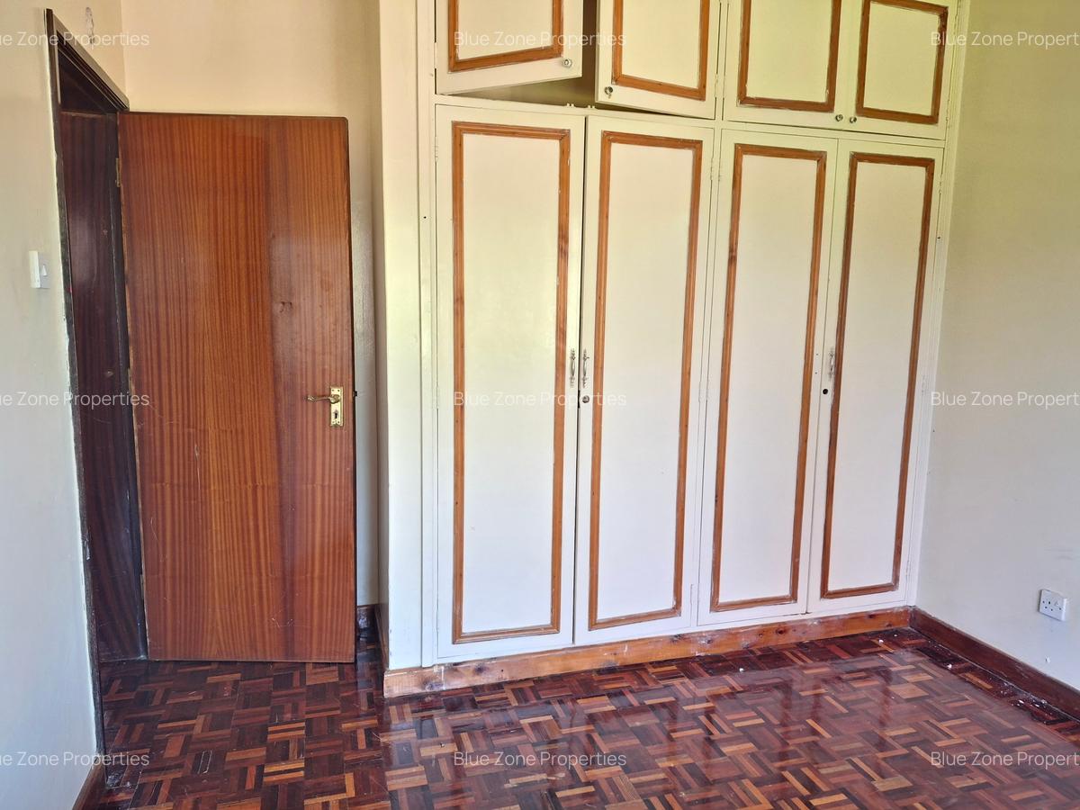 4 Bed House with En Suite at Off Redhill Dr - 11