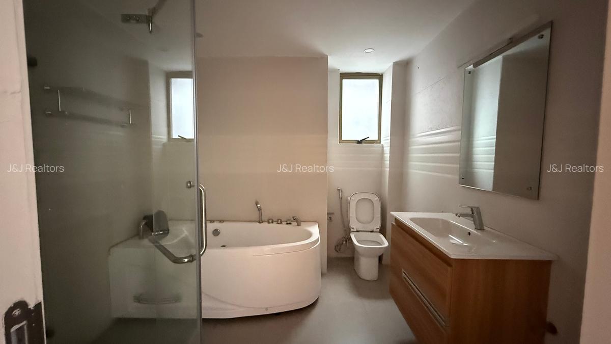 3 Bed Apartment with En Suite in Kilimani - 20