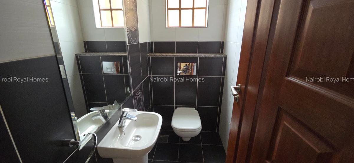 5 Bed Townhouse with En Suite at Lavington - 6