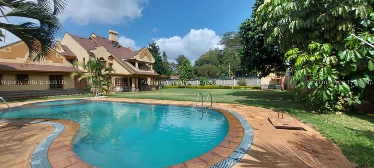 5 Bed House with En Suite in Runda - 1